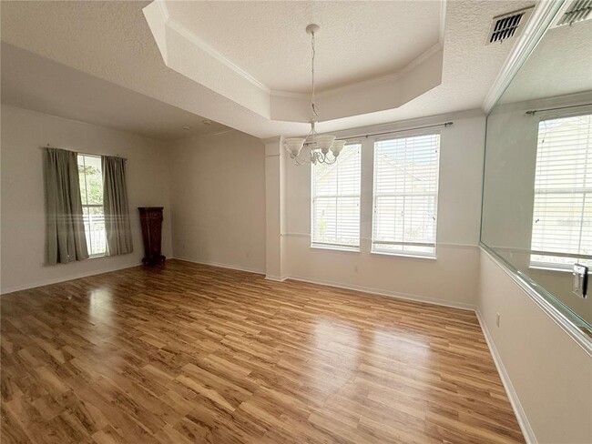 Photo - 902 Waterside Dr