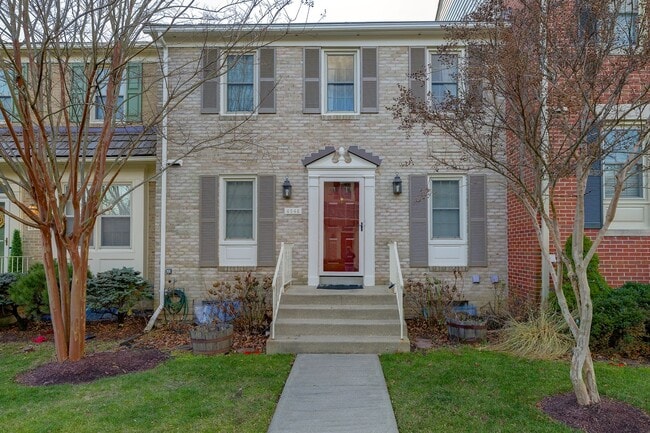 Building Photo - Beautifully Updated Townhome in Rockville