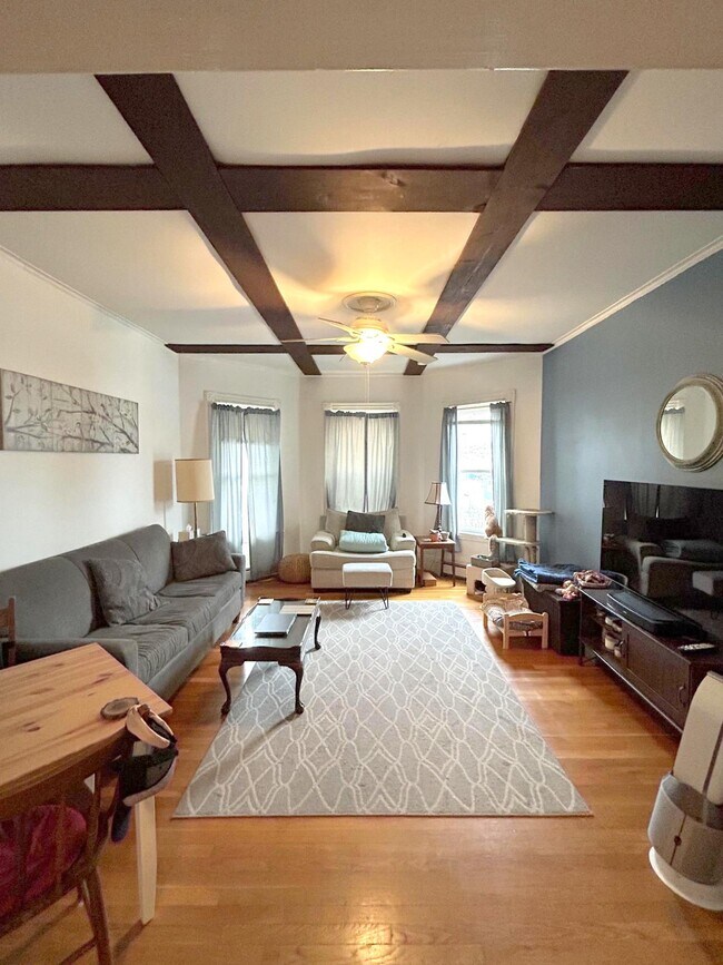 Building Photo - 578 Main St Unit 1