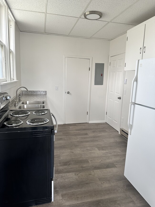 Kitchen - 129 Washington St