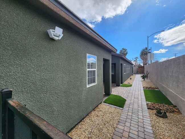 Photo - Single Story with Casita