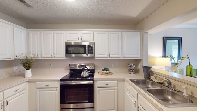 Brookhaven Apartments