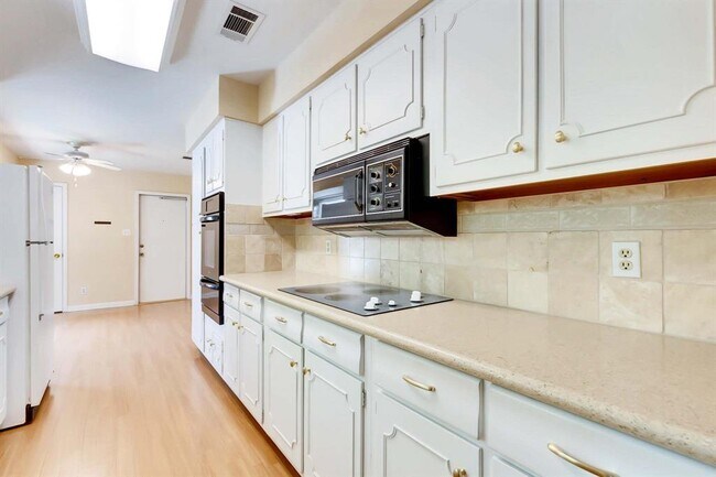 Photo - 2609 Richcreek Rd