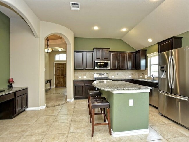 Photo - 510 Cameron Cove