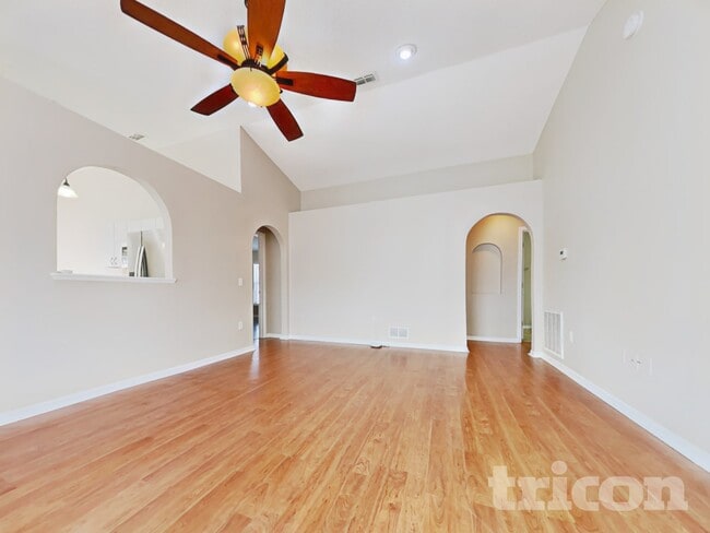 Photo - 30602 Birdhouse Dr