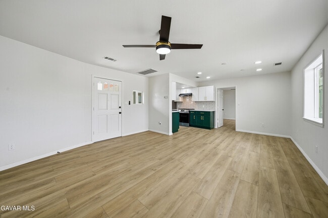 Photo - 2059 Shasta St