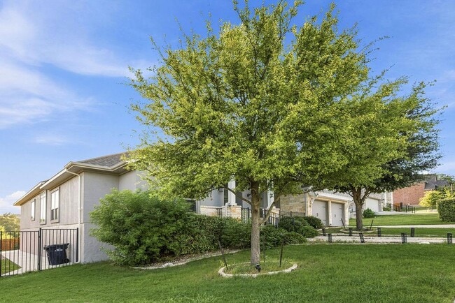 Photo - 504 Montalcino Ln