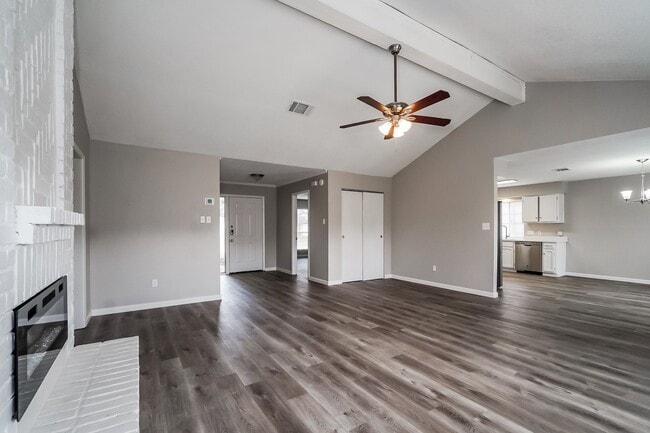 Photo - 16311 Alametos Dr