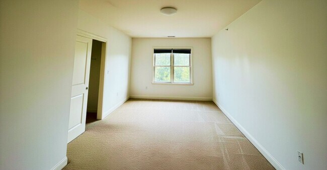 Master Bedroom - 391 Pleasant St Unit 307