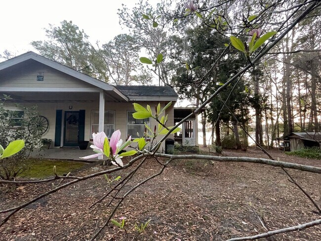 Photo - 107 Cygnet Ln