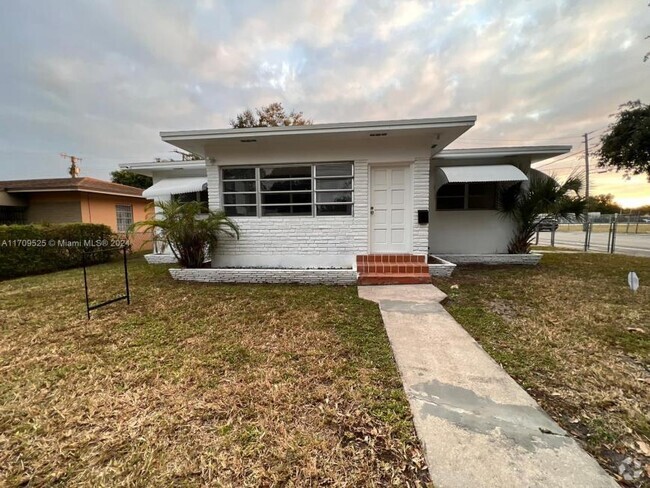 Building Photo - 3 bedroom in Miami FL 33127 Rental