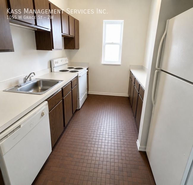 Building Photo - 1055 W Grace St Unit 2W