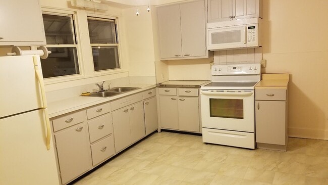 Building Photo - 380 Ohio Ave