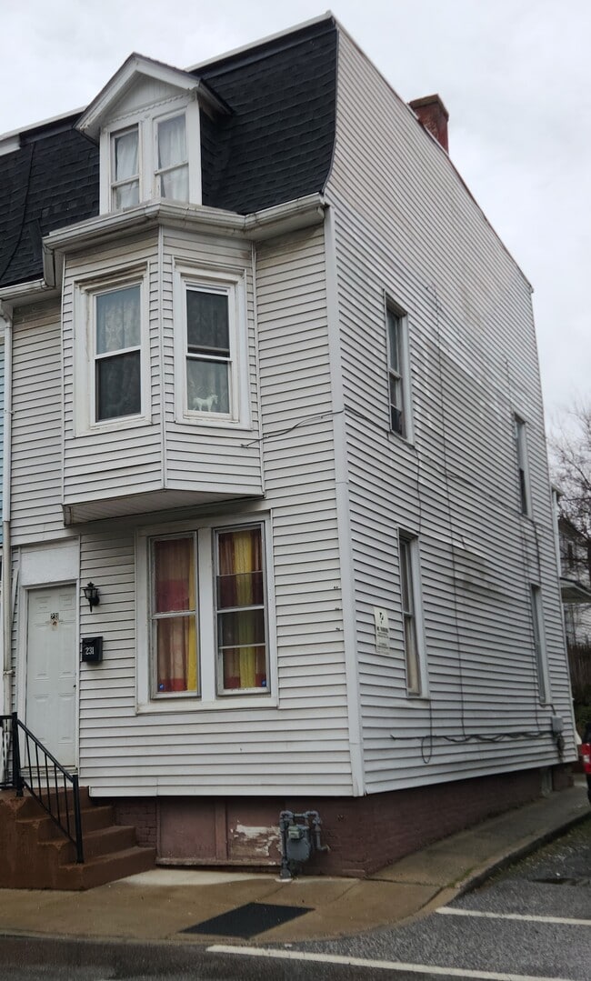 231 park pl Rental House Rental in York, PA