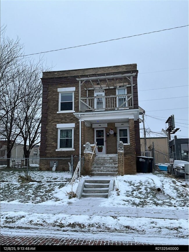 front of building - 1959 Jones St Unit 1959