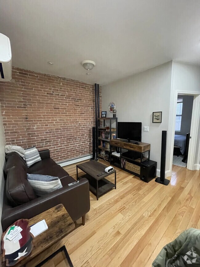 Building Photo - 53 Joy St Unit 1R Rental