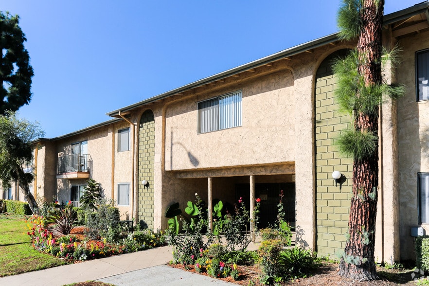 Rosemead Place Apartments For Rent in Pico Rivera, CA