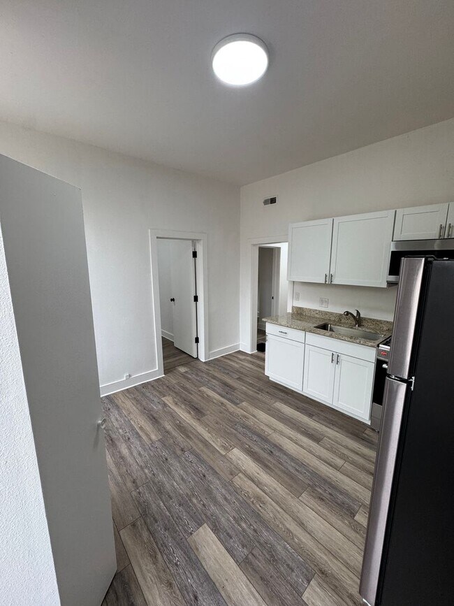 Photo - 412 8th St Unit 4