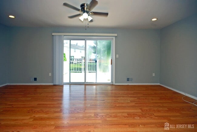 Photo - 1 Orchid Ct