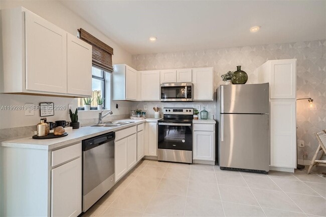 Photo - 359 NE 16th St