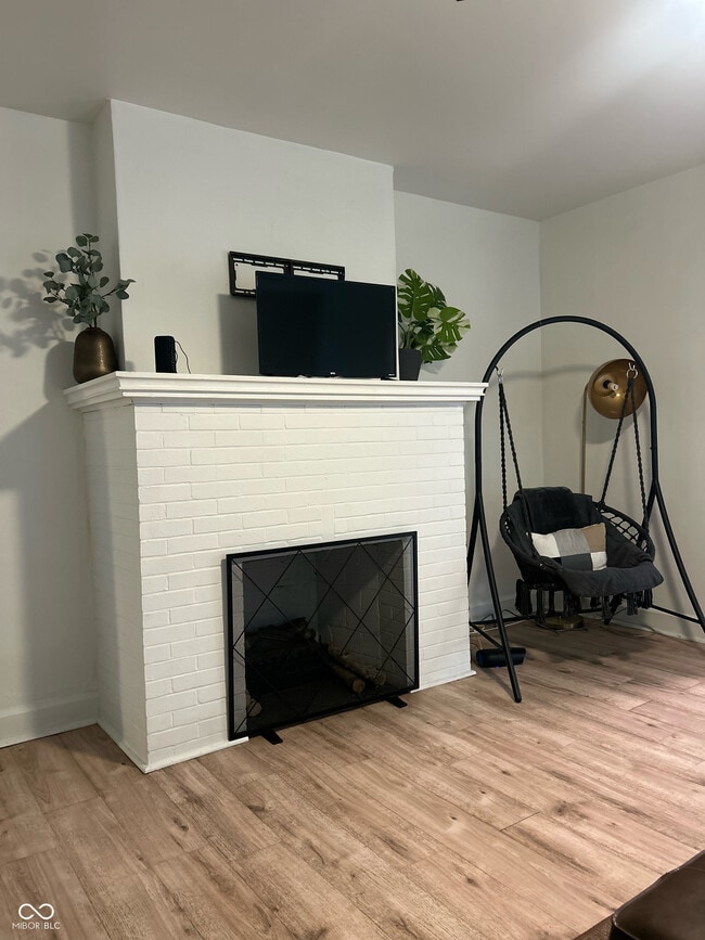 Photo - 3851 Broadway St