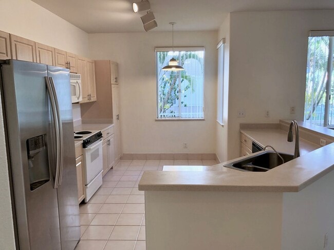 Building Photo - Large 2bd/2ba/2pkg in Terraces of Launani Valley