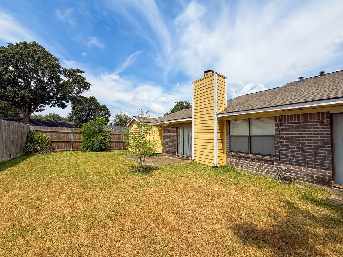 Photo - 530 Belwin Dr