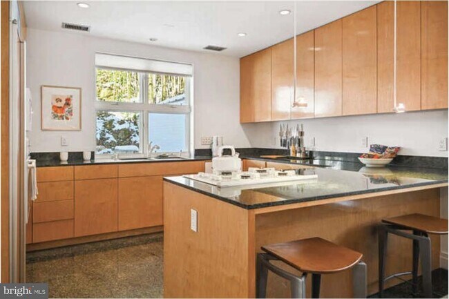 Photo - 4527 Q Pl NW