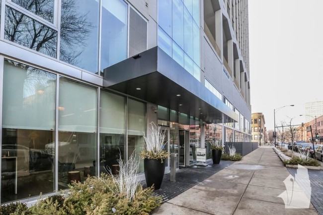 Gorgeous 2 bed 2 bath in Uptown - Gorgeous 2 bed 2 bath in Uptown Apartment Unit 1001