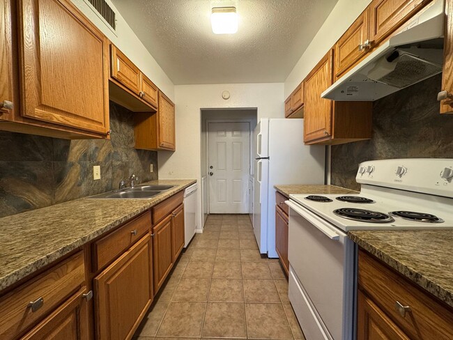 Photo - 1405 Riley Dr Unit Apt B