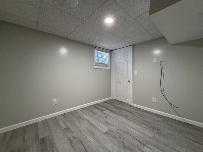 Photo - 320-322-322 Wood St Unit Room C