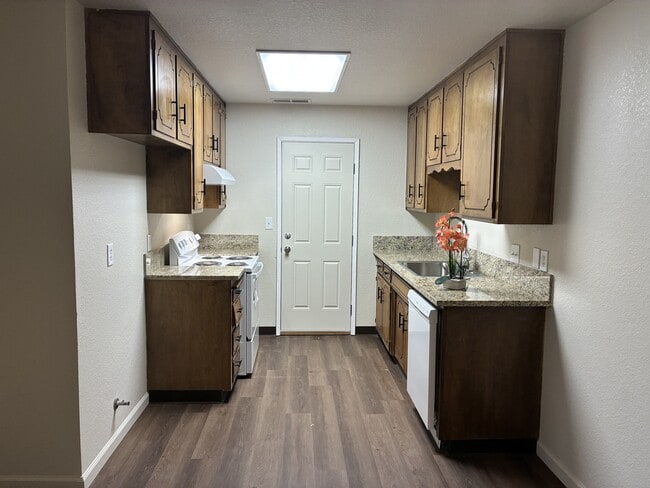 Photo - 2028 Kruger Dr