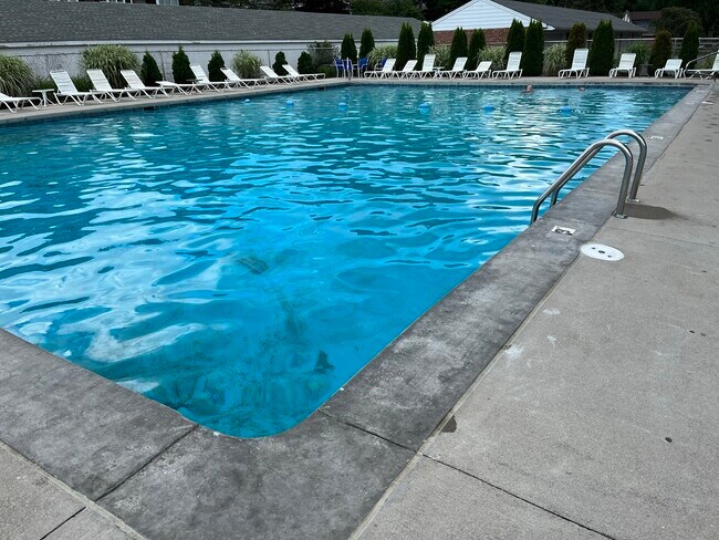 Photo - 4034 Stonehenge Dr Unit 8