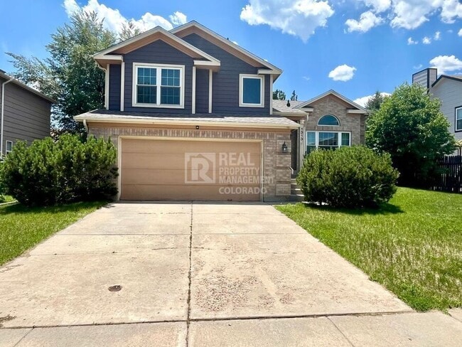 Building Photo - 1313 Coolcrest Dr