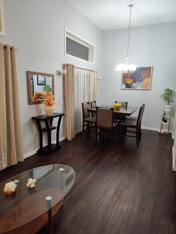 Photo - 6847 Christian Curve