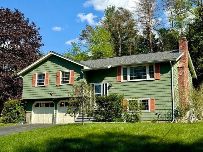 Photo - 33 Simon Willard Rd House