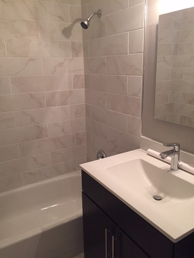 1114 N Taylor St Unit B