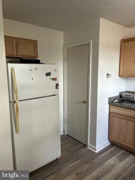 600 Highview Ct