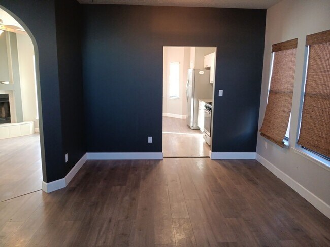 Photo - 3 Bedroom, 2 Bathroom Home! Schedule a Showing Today!