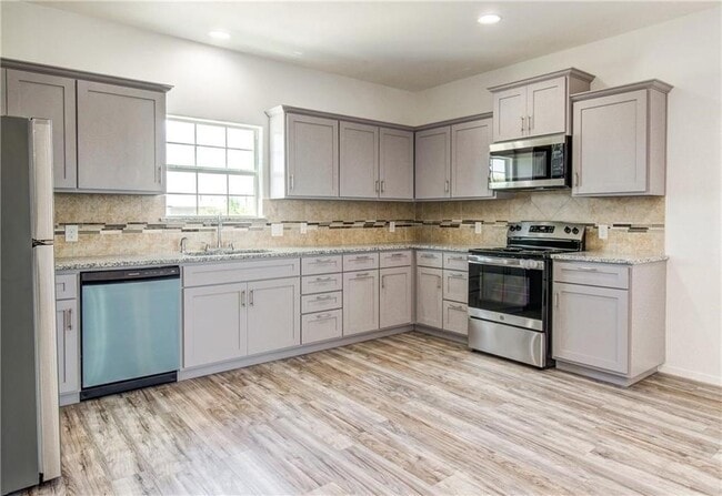 Photo - 141 Everest Cove