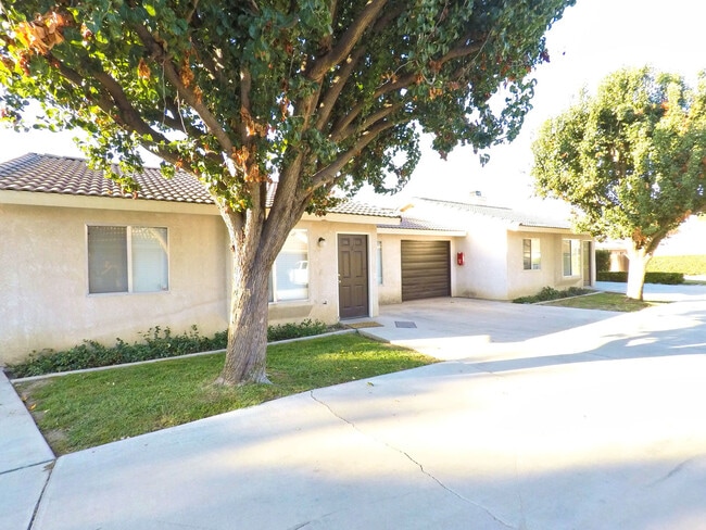 Building Photo - 3120 Brookfield Loop Unit Bro-Hall A