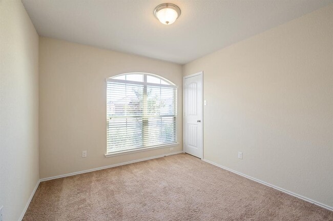 Photo - 129 Plata Ln