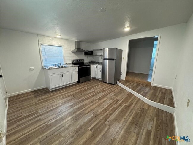 Building Photo - 1209 Raymond St