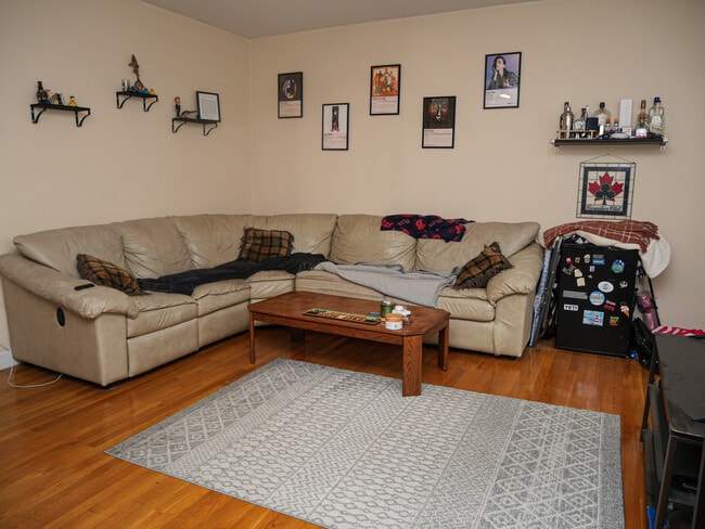 Photo - 237 W 3rd St