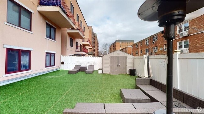 Building Photo - 3165 Emmons Ave Unit 1L Rental