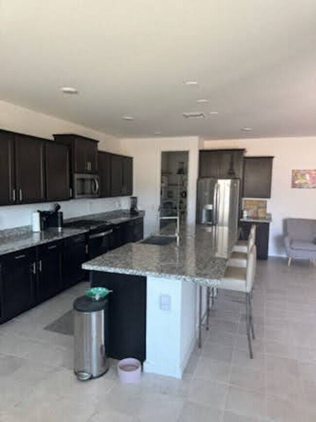 Photo - Beautiful 5 bed in Litchfield Park!