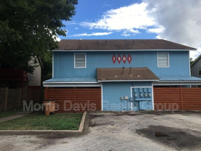 Photo - 1201 Southport Dr Unit B