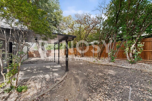 Photo - 1408 Seely St