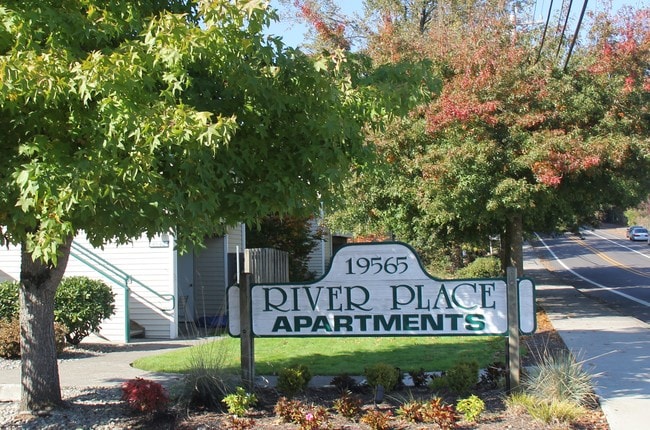 River Place Apartments - River Place Apartments