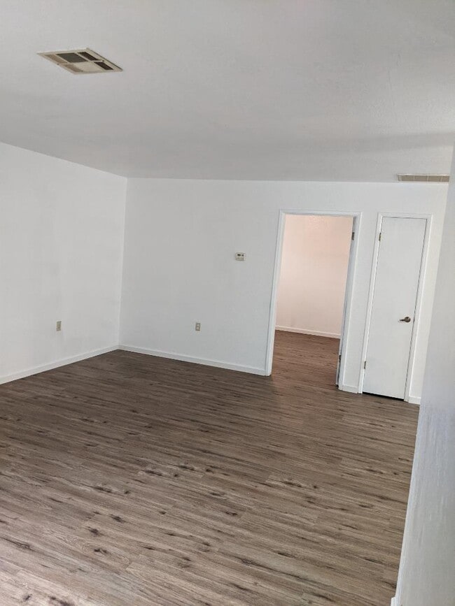 Photo - 1320 Lakewood Ave